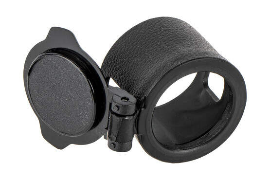 Trijicon eyepiece flip cap fits Trijicon 4x32 ACOGs with or without red dot mounting bosses.